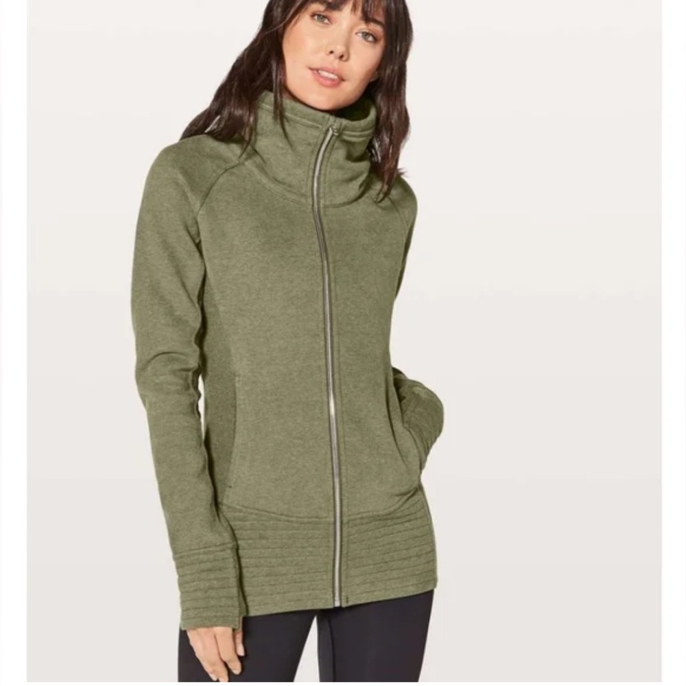 Lululemon like new Radiant jacket sweatshirt Size 8 Heathered Fatigue Green